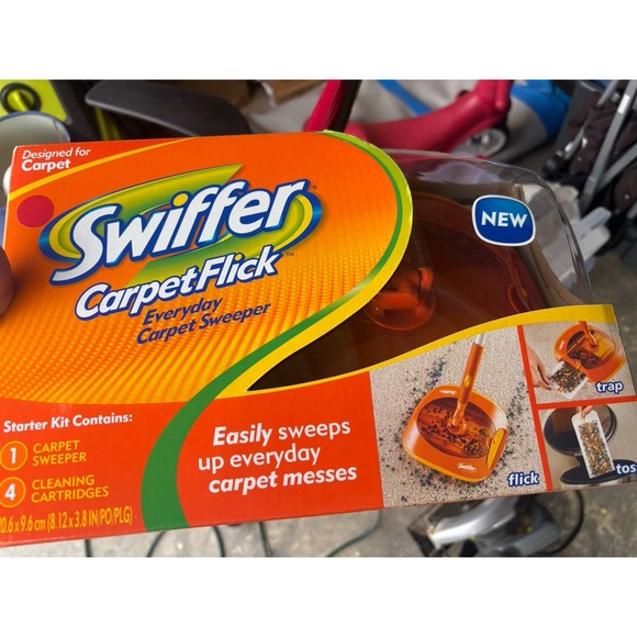 Swiffer Carpet Flick Everyday Carpet Sweeper Starter Kit NEW in Box - Picture 3 of 6